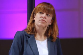 julia reuschenbach augen